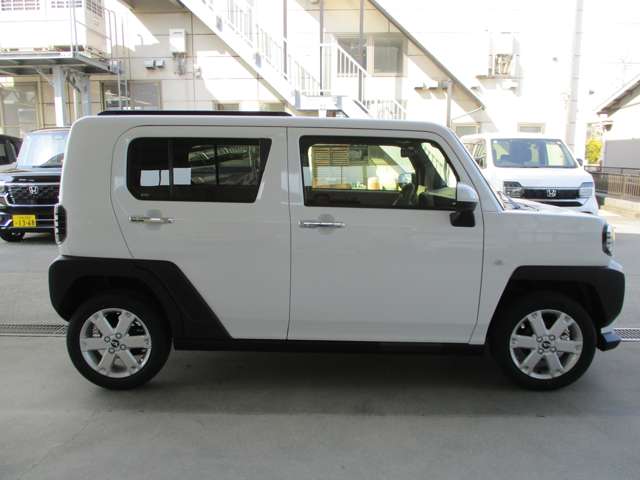Daihatsu Taft 4