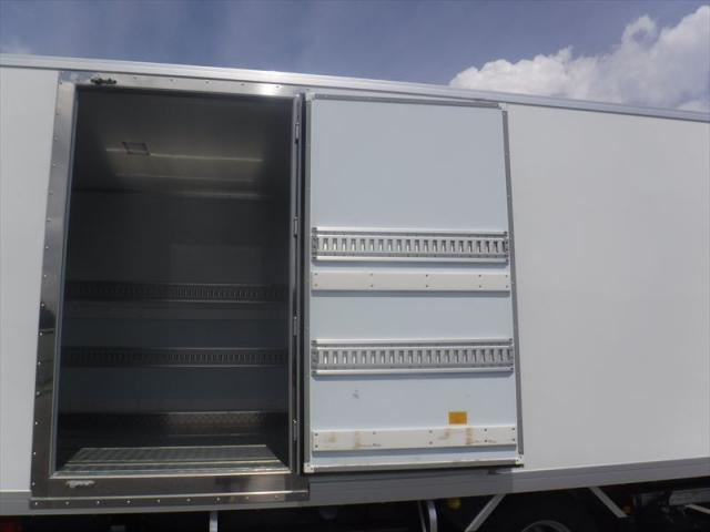 Hino Ranger 8