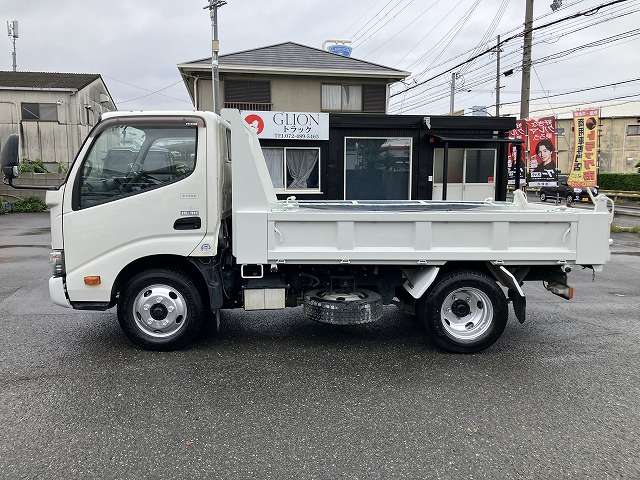 Hino Dutro 11