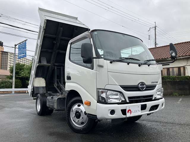 Hino Dutro 3