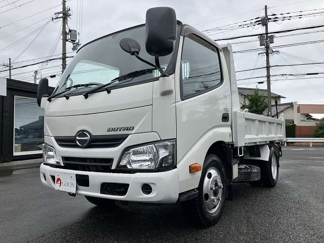 Hino Dutro 9