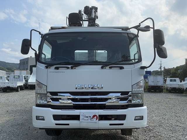 Isuzu Forward 2