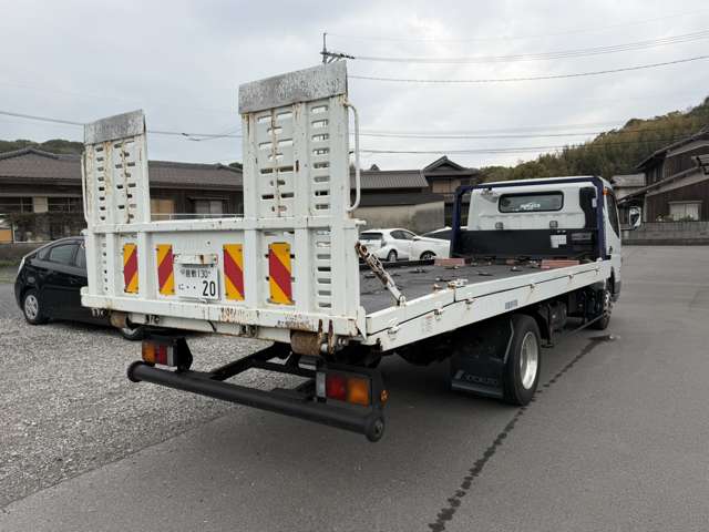 Mitsubishi Fuso Canter 2