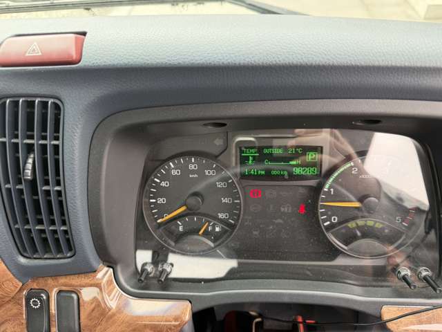 Mitsubishi Fuso Canter 9