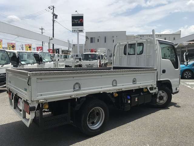 Isuzu Elf 6