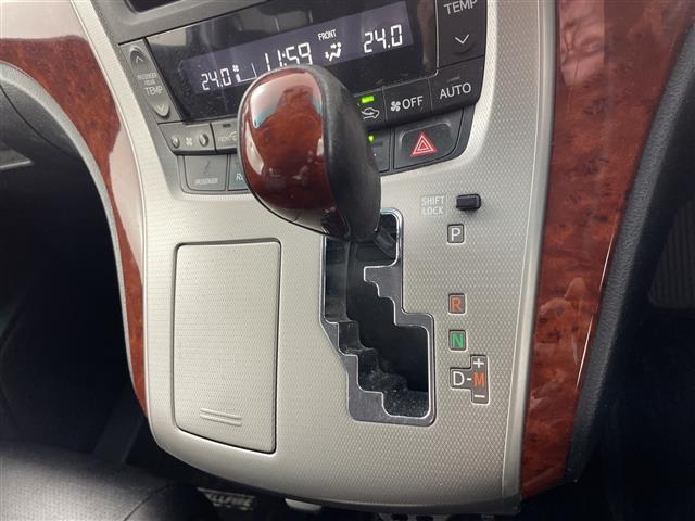 Toyota Vellfire 10