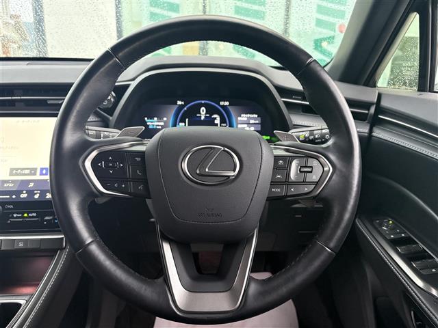 Lexus LBX 10