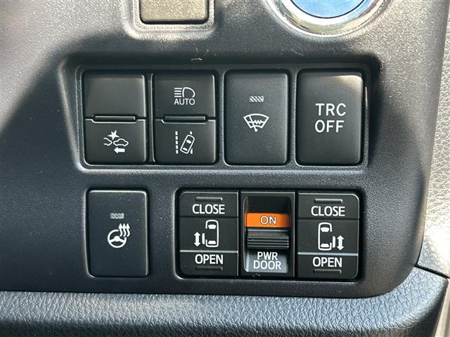 Toyota Esquire 11