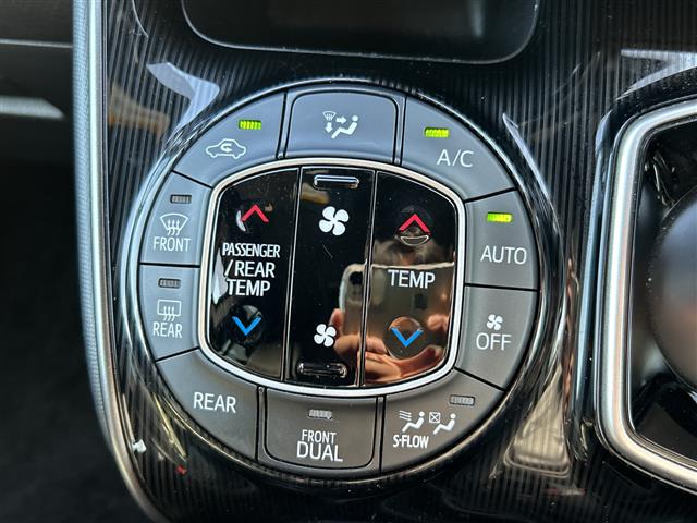 Toyota Esquire 12