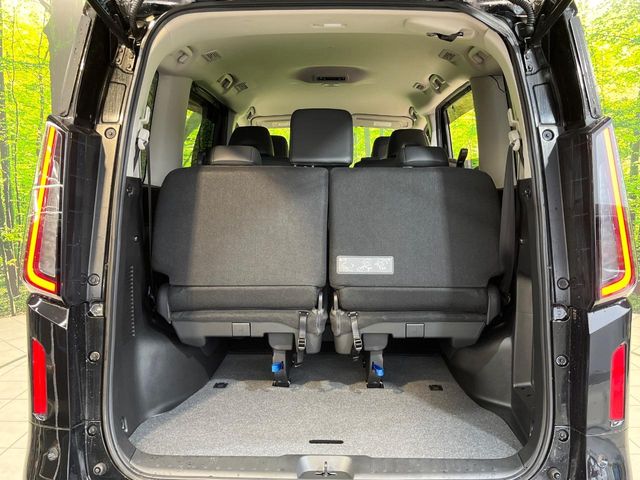 Nissan Serena 11