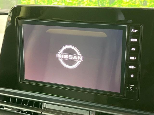 Nissan Serena 3