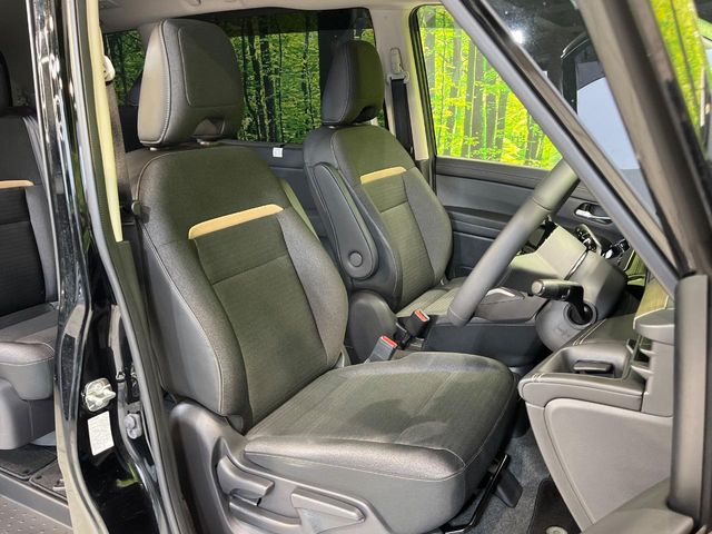 Nissan Serena 8