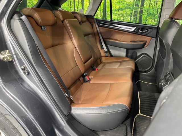 Subaru Legacy Outback 10