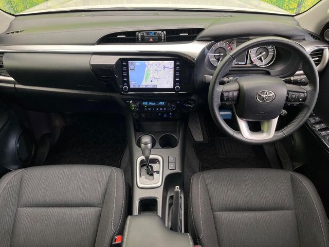 Toyota Hilux 2