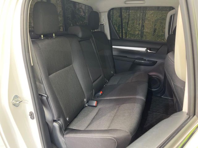 Toyota Hilux 9