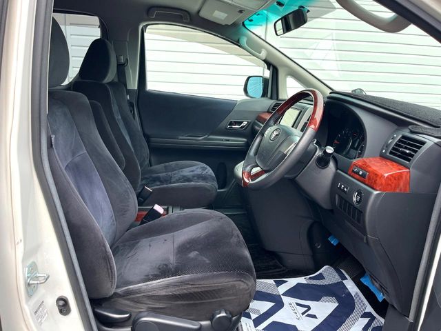 Toyota Vellfire 10