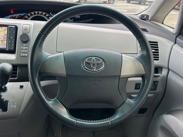 Toyota Estima 12