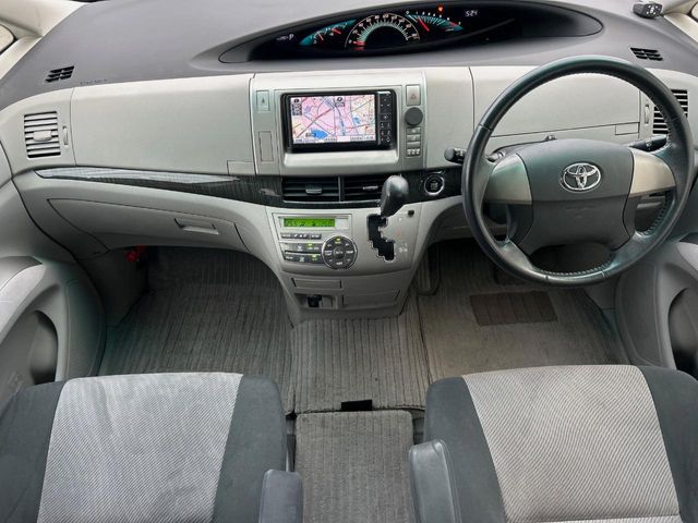Toyota Estima 2