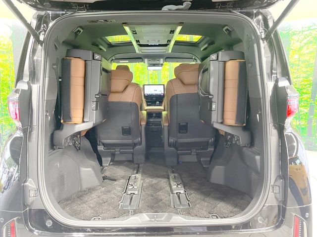 Toyota Vellfire 12