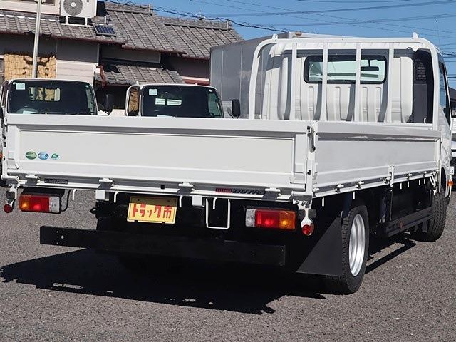 Hino Dutro 5