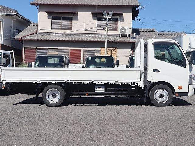 Hino Dutro 8