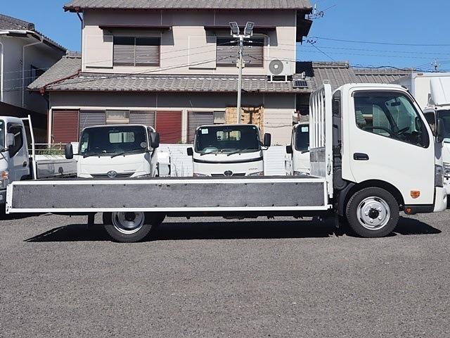 Hino Dutro 10
