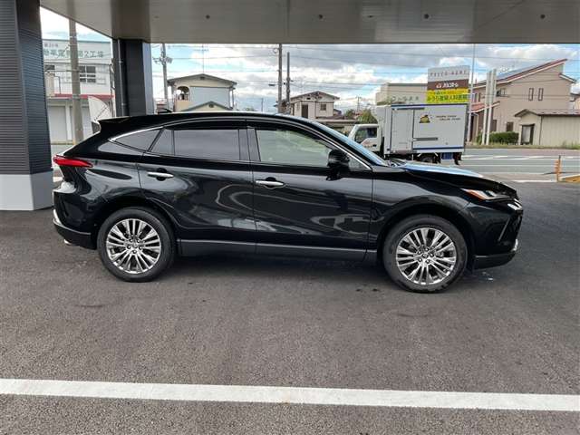 Toyota Harrier 4