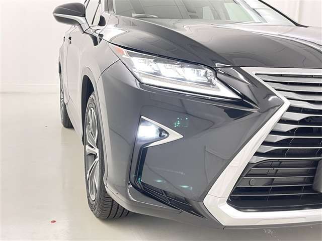 Lexus RX 9