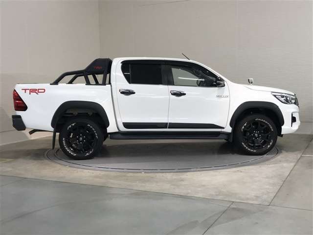 Toyota Hilux 2