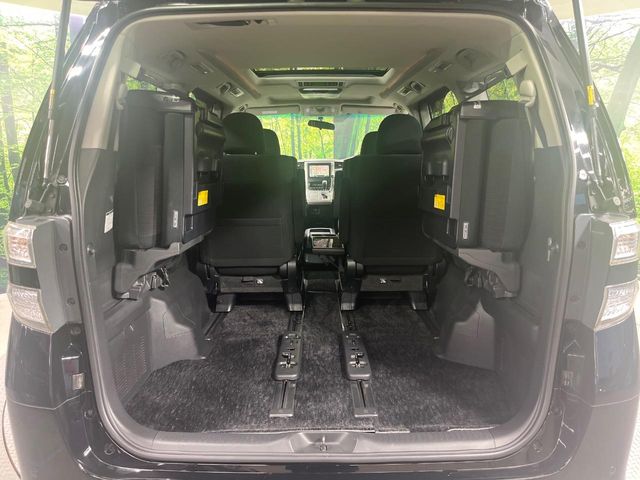Toyota Vellfire 12
