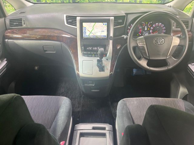 Toyota Vellfire 2
