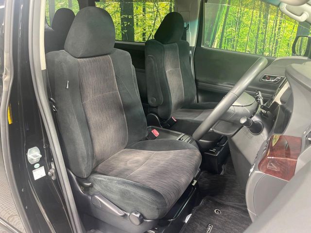Toyota Vellfire 9