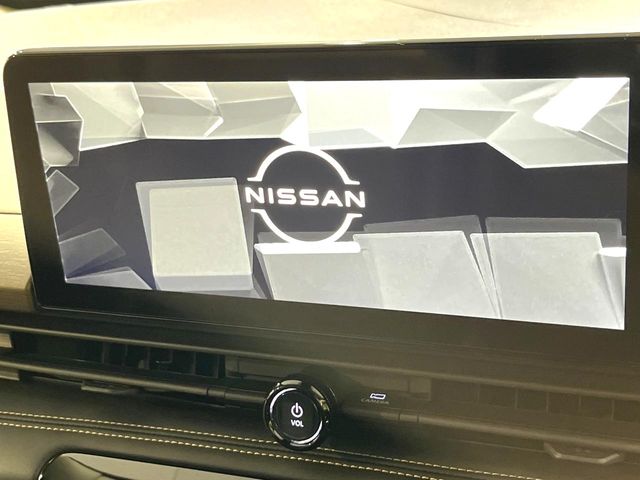 Nissan Serena 3