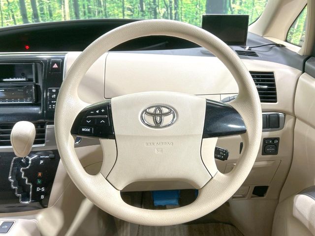 Toyota Estima Hybrid 12
