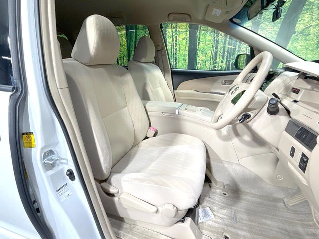 Toyota Estima Hybrid 8