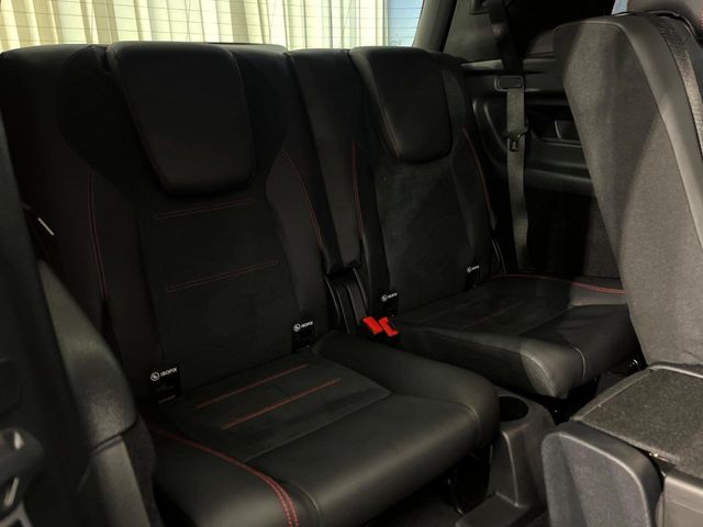 Mercedes-Benz GLB 11
