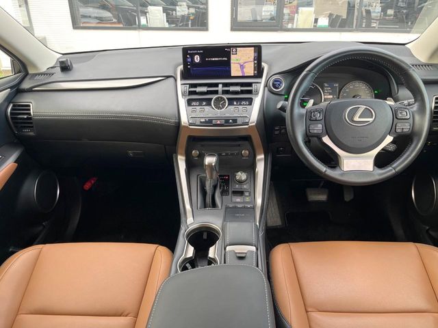 Lexus NX 2