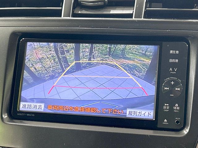 Toyota Prius α 5