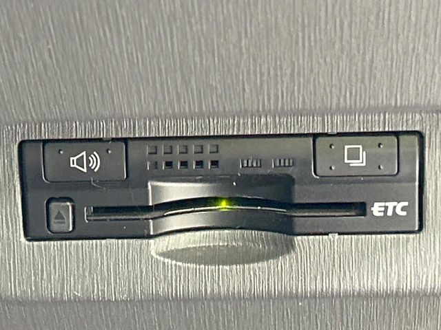 Toyota Prius α 7