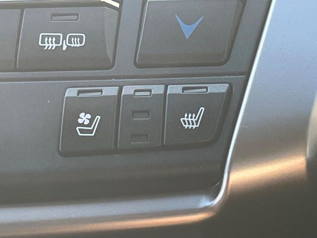 Lexus NX 8