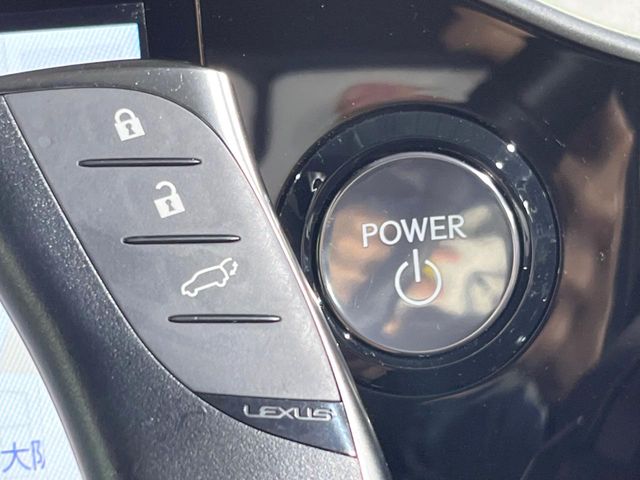 Lexus NX 7