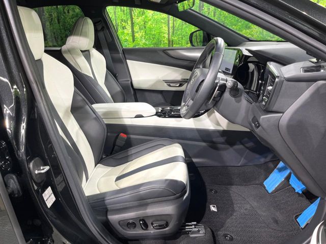 Lexus NX 8