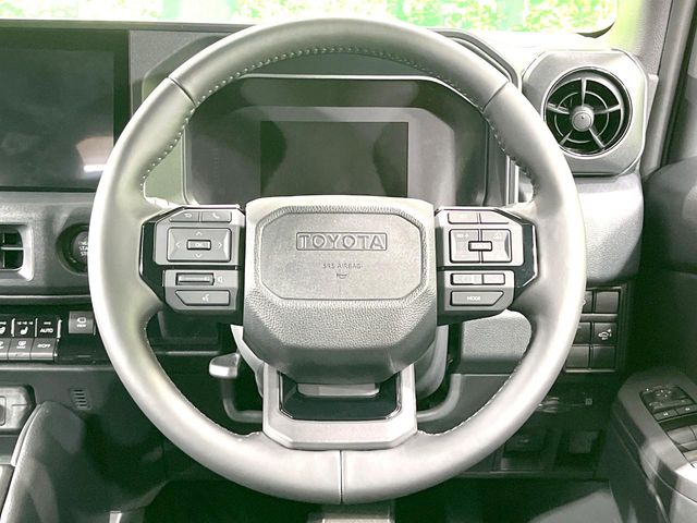 Toyota Land Cruiser FJ 11
