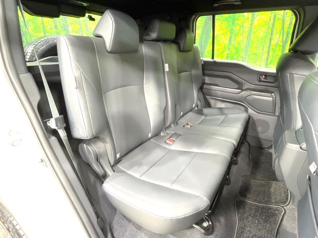Toyota Land Cruiser FJ 9