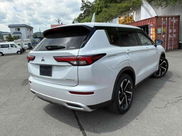 Mitsubishi Outlander 2