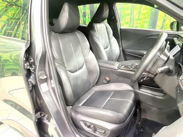 Lexus LBX 9