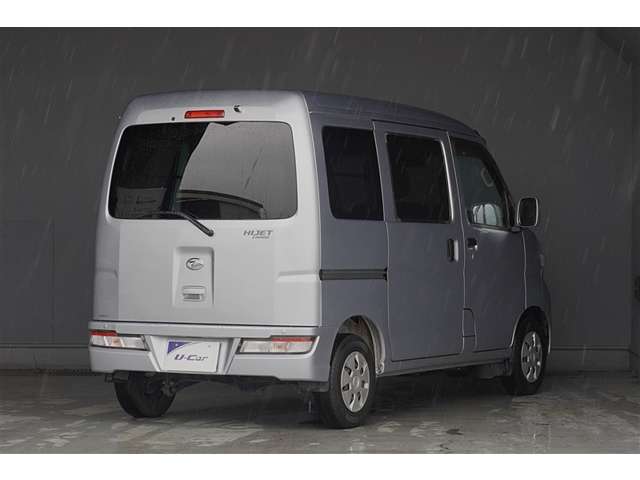 Daihatsu Hijet Cargo 2