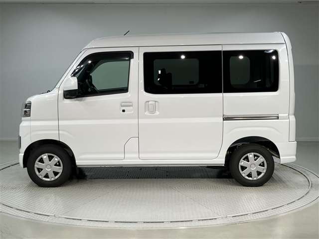 Daihatsu Hijet Cargo 2