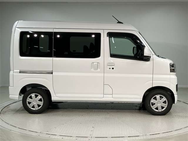 Daihatsu Hijet Cargo 3