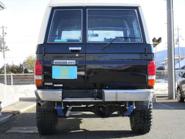 Toyota Land Cruiser 70 5